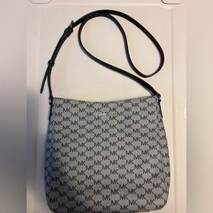 Michael Kors Messenger Bag